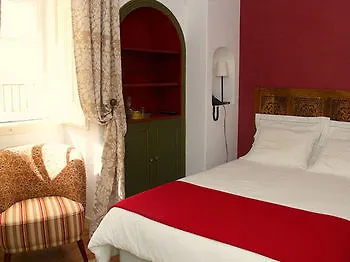 Charm Inn Sintra 4*,